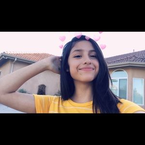 Meet your Posher, Mayra